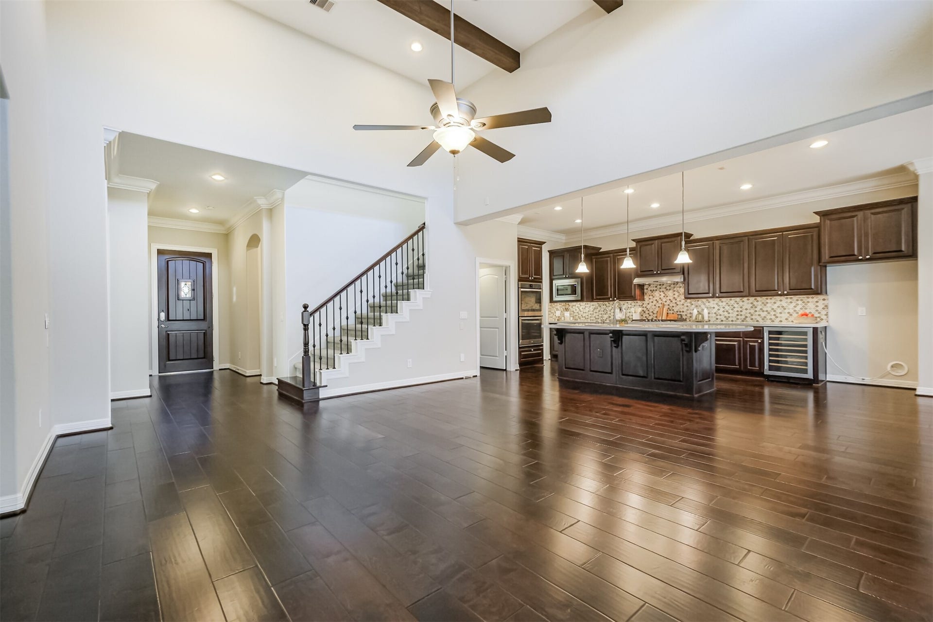 10 Silent Way Drive, Sugar Land, TX 77498 Seamless open-concept space perfect for gatherings.
