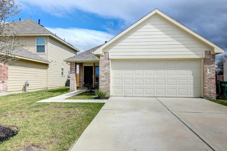 Property photo for 5506 Plantation Forest Drive, Katy, TX