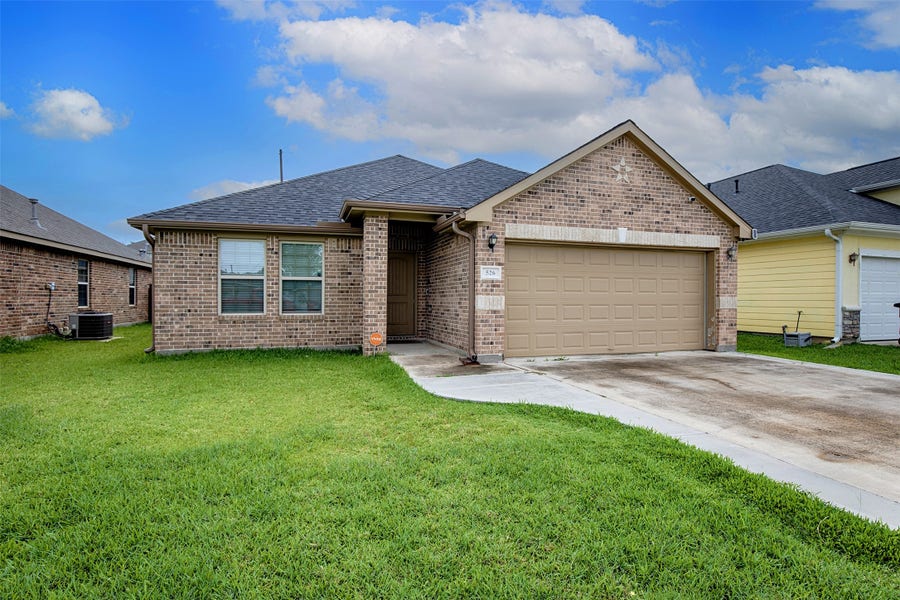 Property photo for 526 N 2nd Street, La Porte, TX