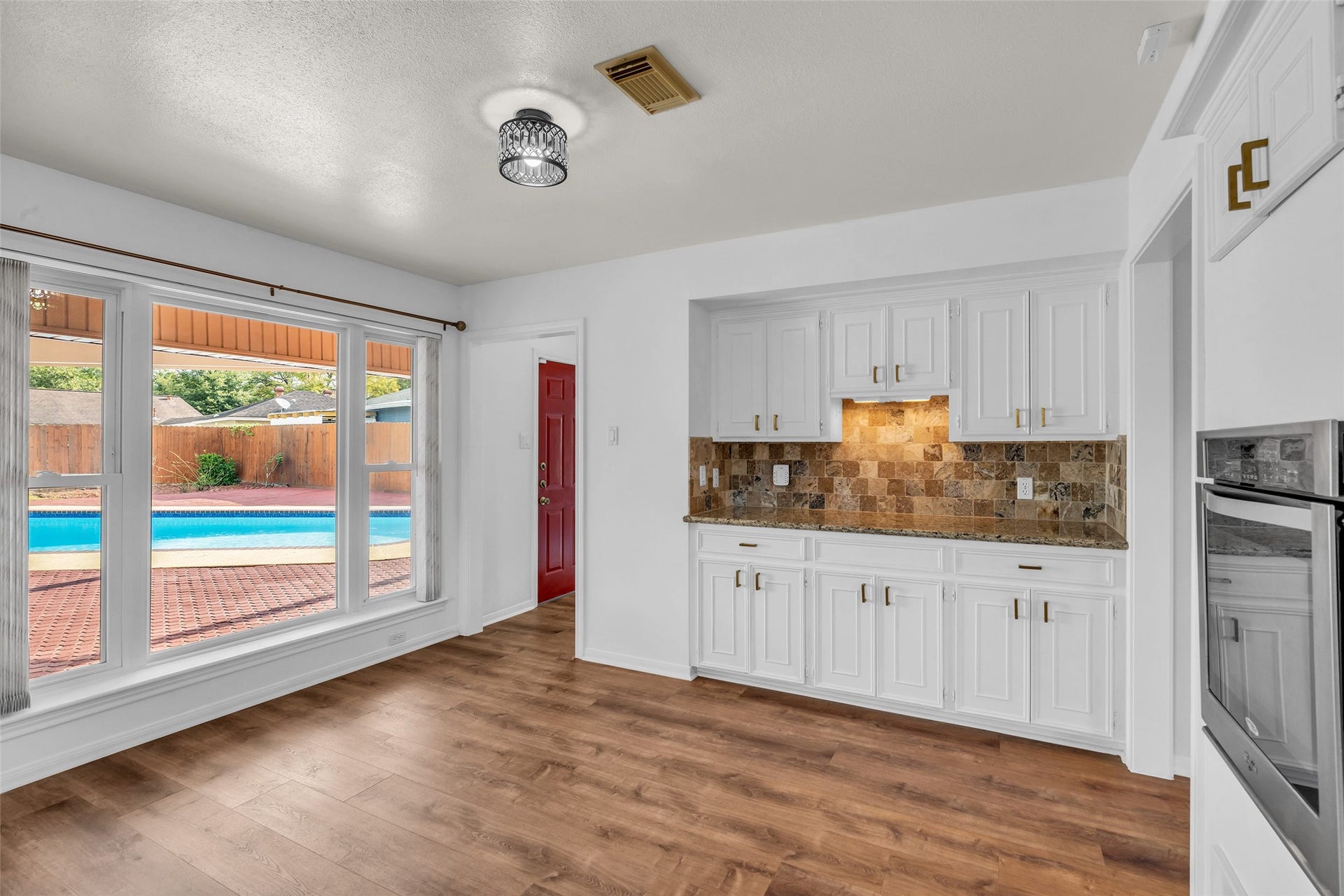15319 Seahorse Drive, Houston, TX 77062