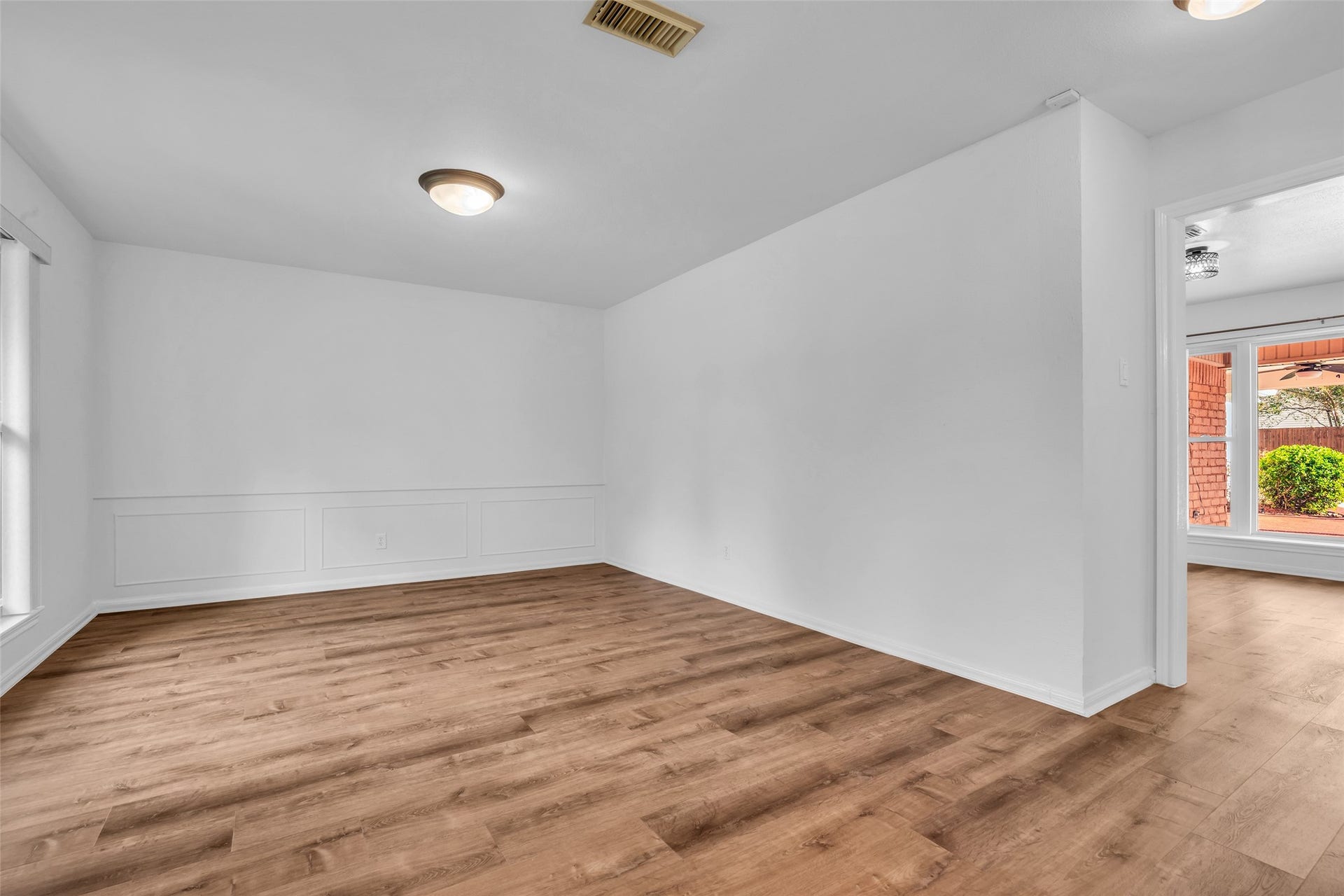 15319 Seahorse Drive, Houston, TX 77062
