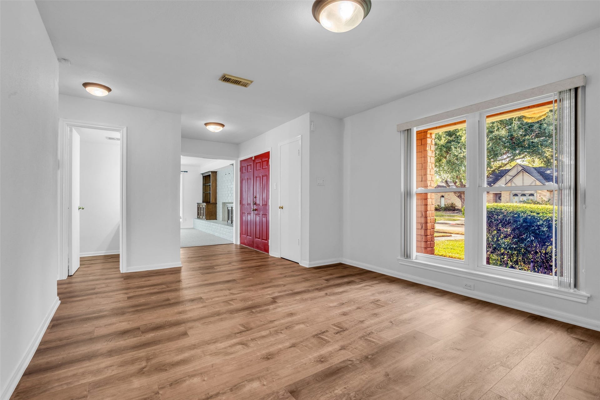 15319 Seahorse Drive, Houston, TX 77062
