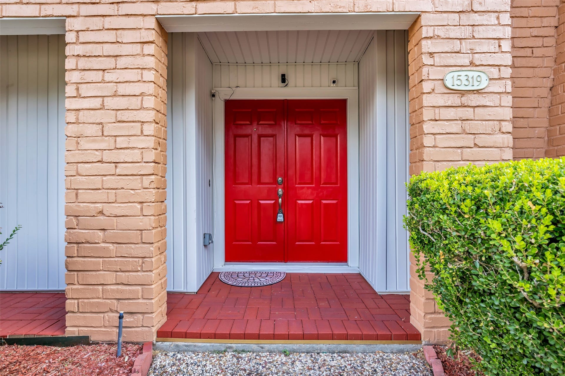 15319 Seahorse Drive, Houston, TX 77062