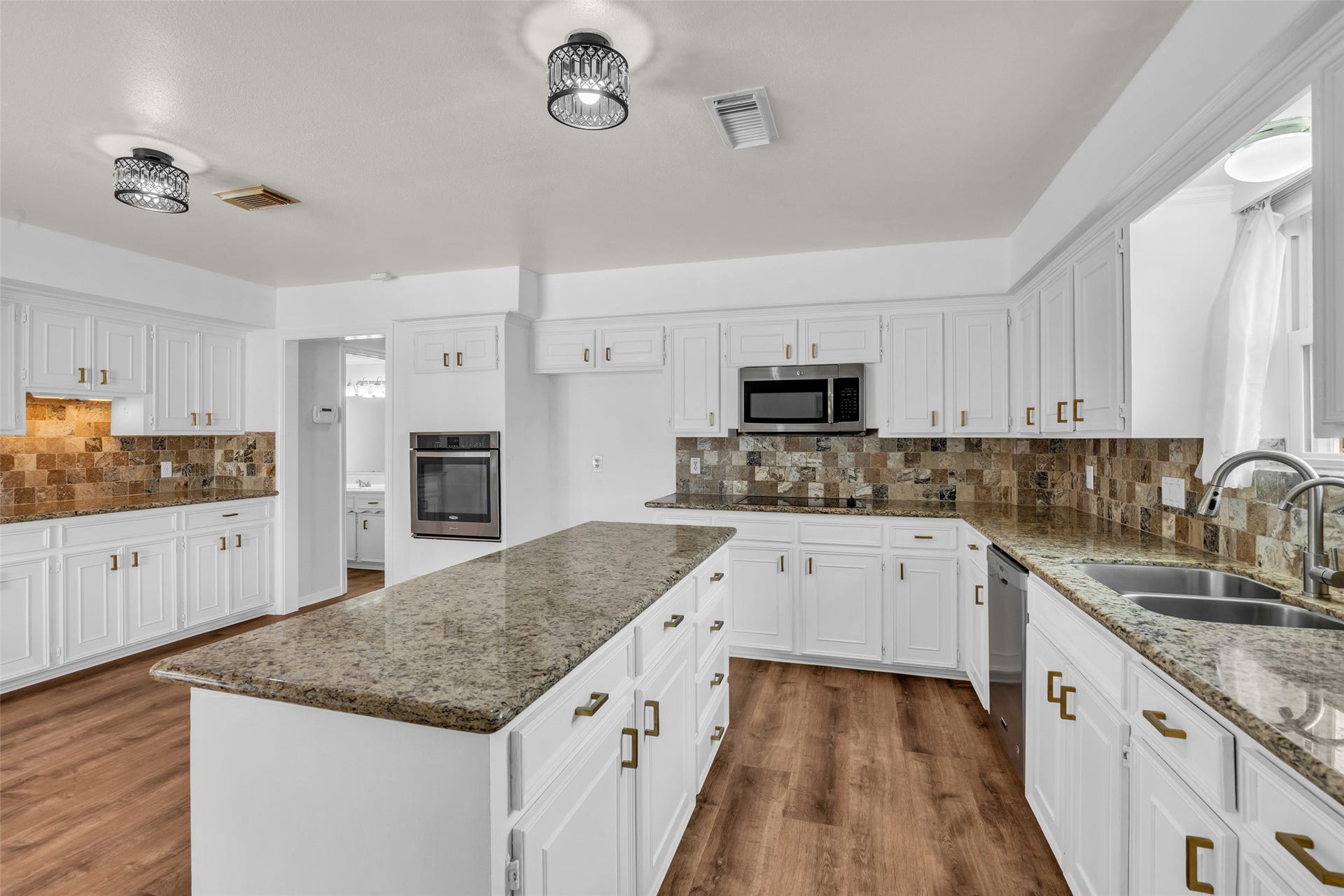 15319 Seahorse Drive, Houston, TX 77062