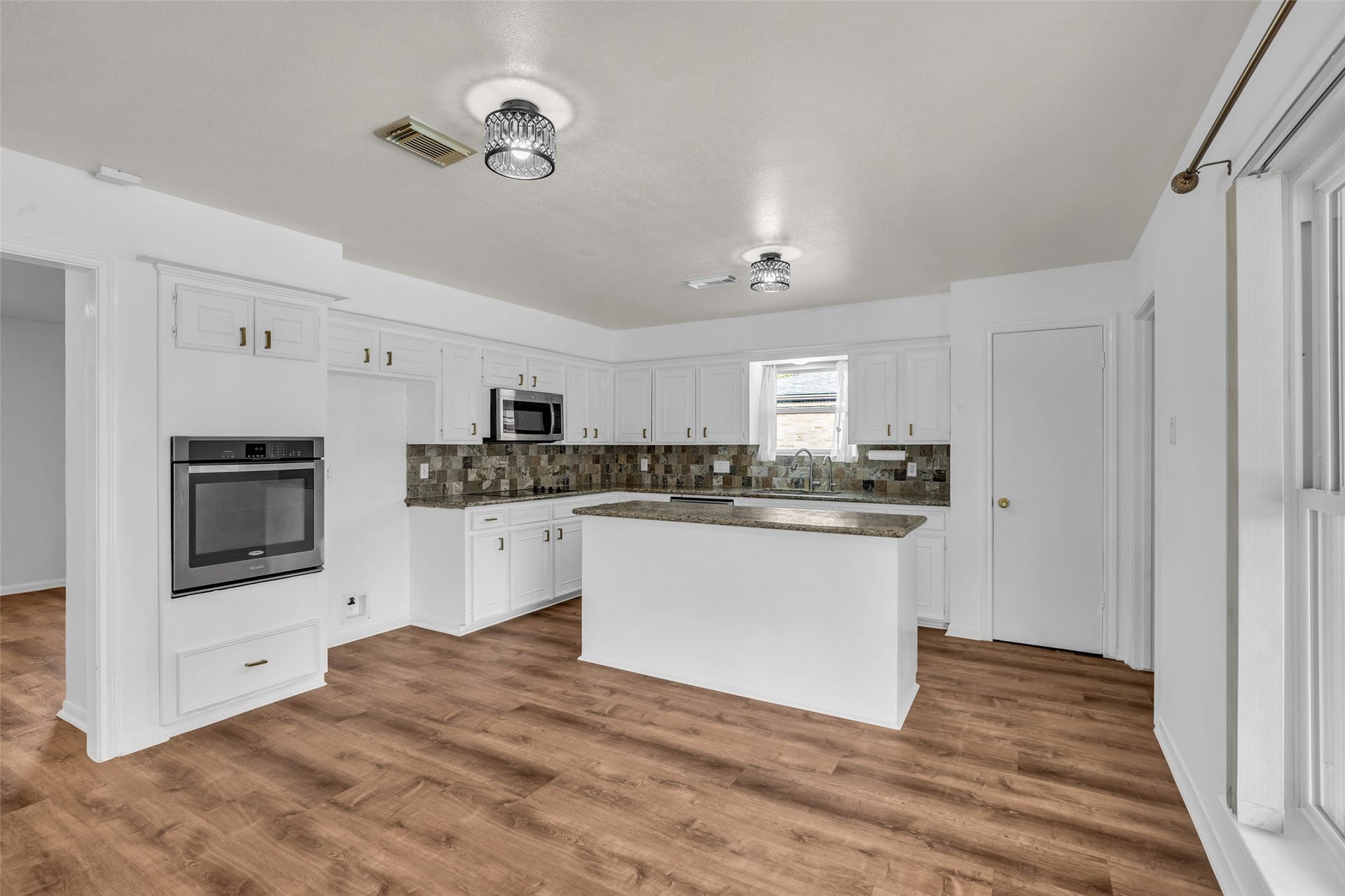 15319 Seahorse Drive, Houston, TX 77062