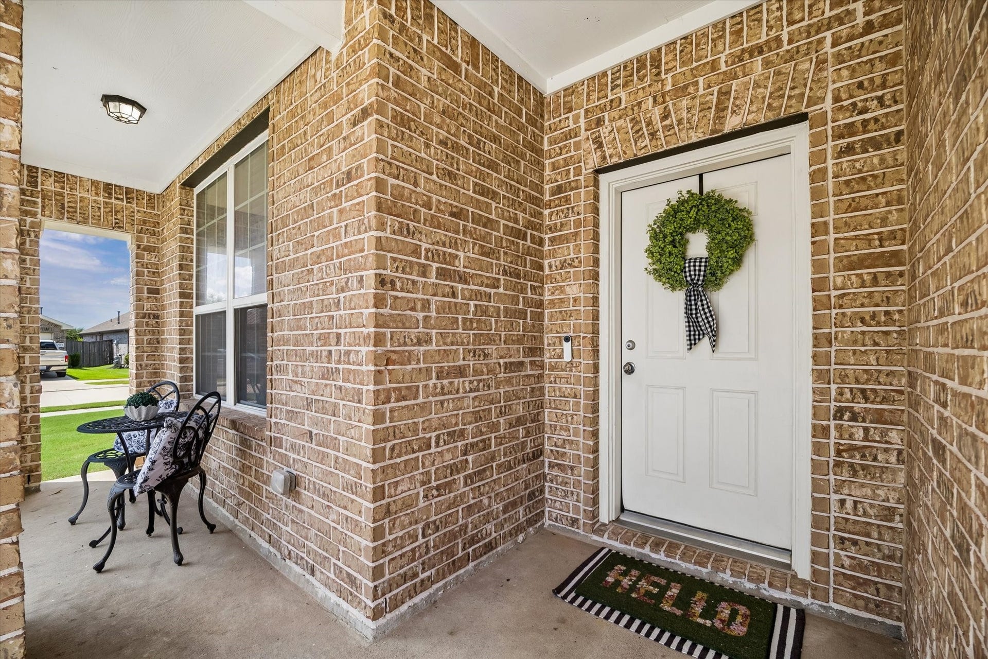 25934 Bronze Oak Court, Richmond, TX 77406 This spacious covered front porch offers a charming place to greet guests, chat with neighbors or simply sit back and take in the peaceful neighborhood setting.