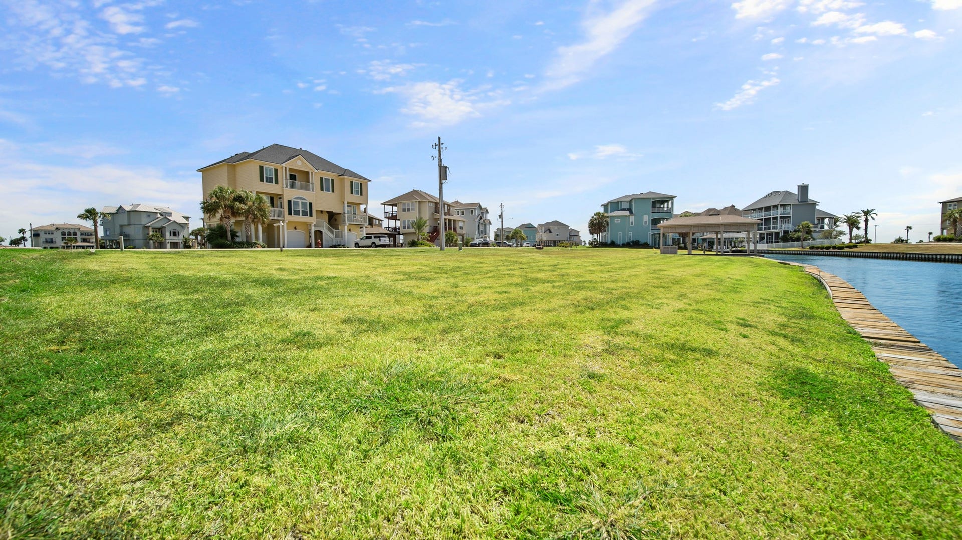 26 FLEMING, Hitchcock, TX 77563 26 FLEMING, Hitchcock, TX 77563