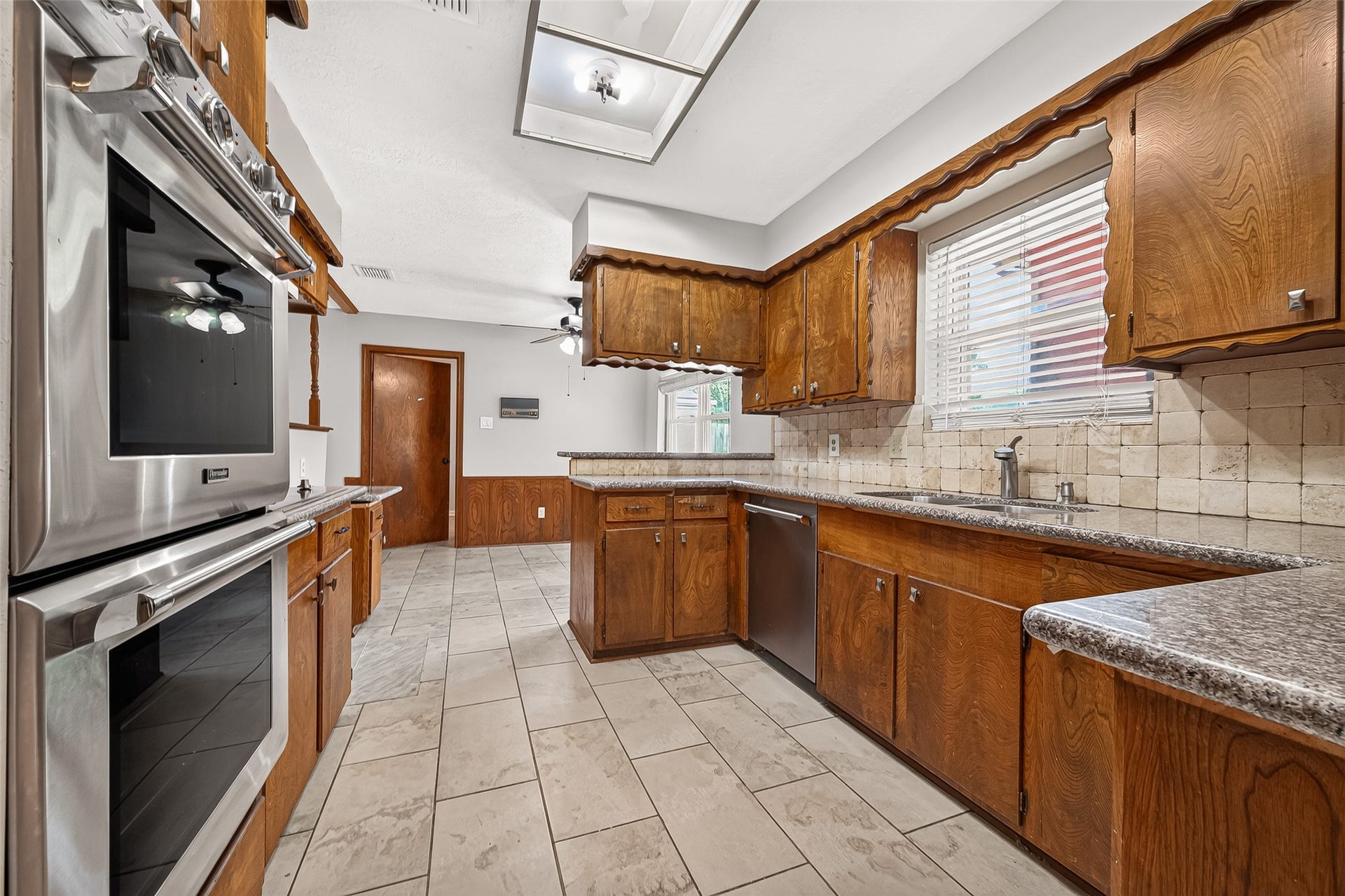 11710 N Petersham Drive, Houston, TX 77031 11710 N Petersham Drive, Houston, TX 77031