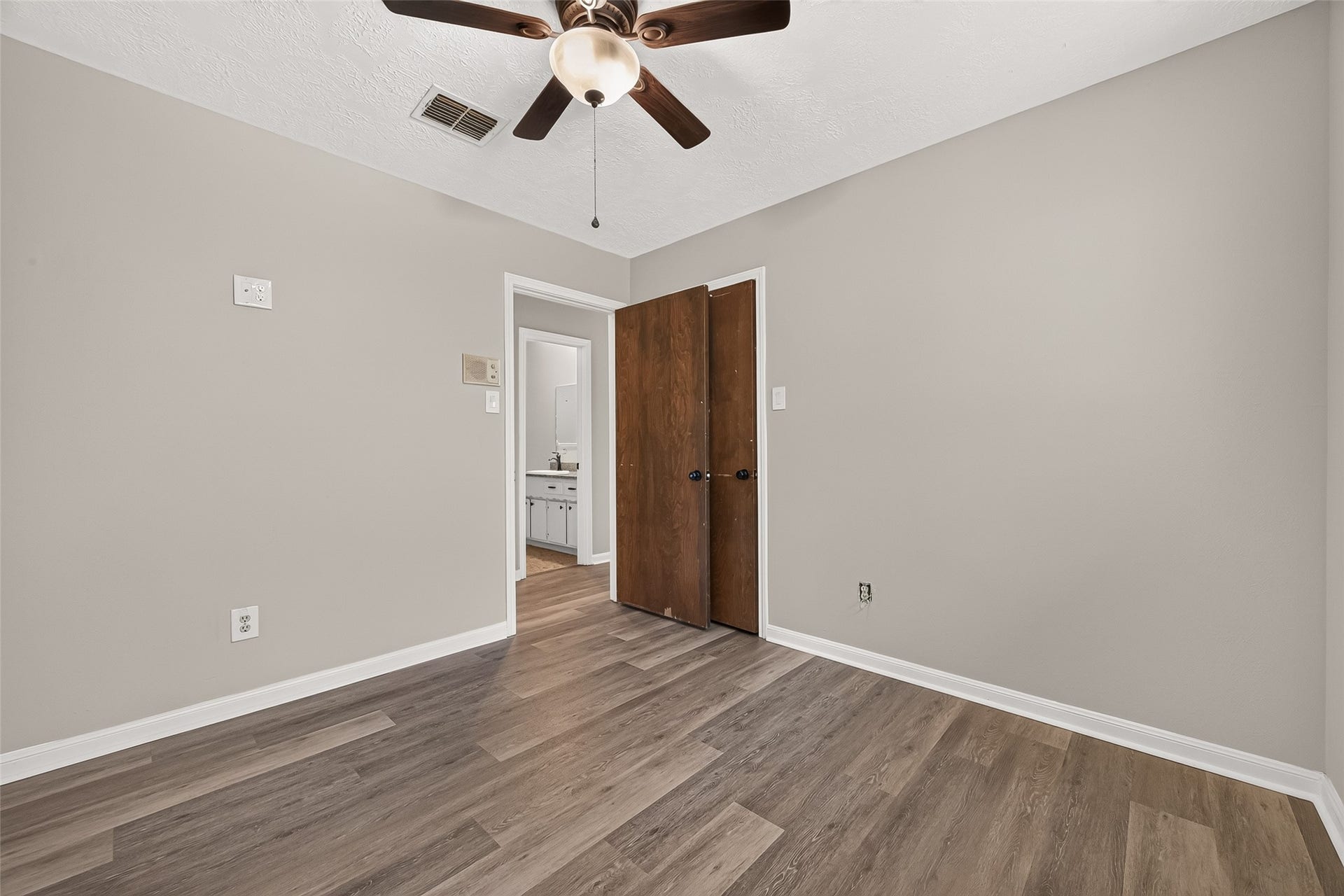 11710 N Petersham Drive, Houston, TX 77031 11710 N Petersham Drive, Houston, TX 77031