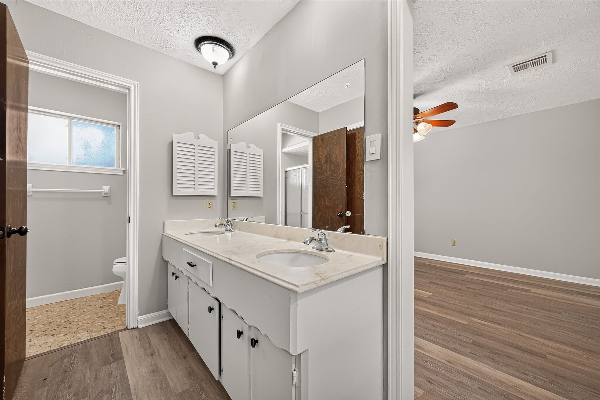 11710 N Petersham Drive, Houston, TX 77031 11710 N Petersham Drive, Houston, TX 77031