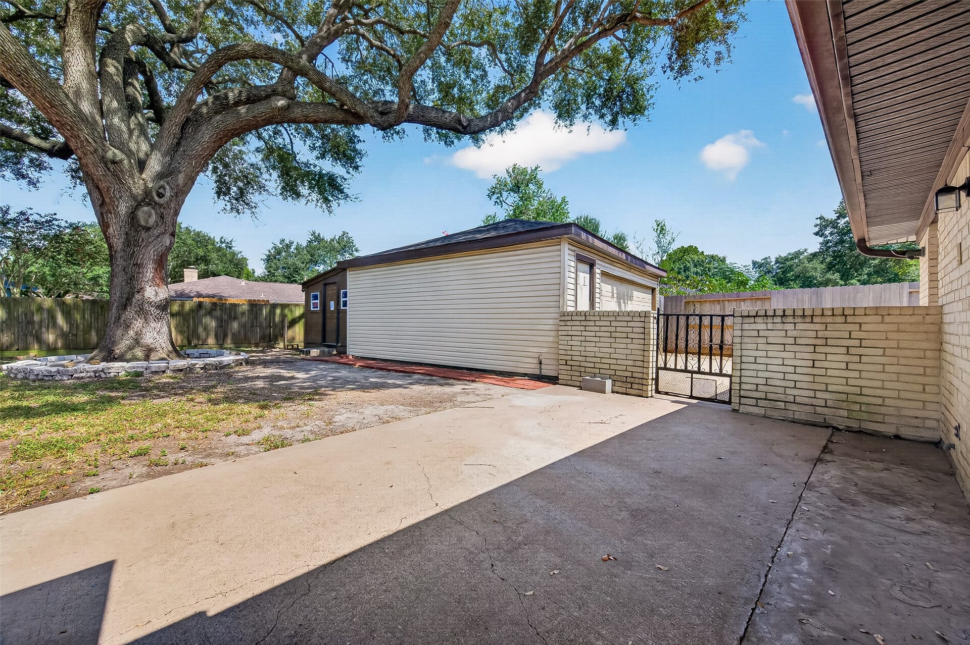 11710 N Petersham Drive, Houston, TX 77031 11710 N Petersham Drive, Houston, TX 77031