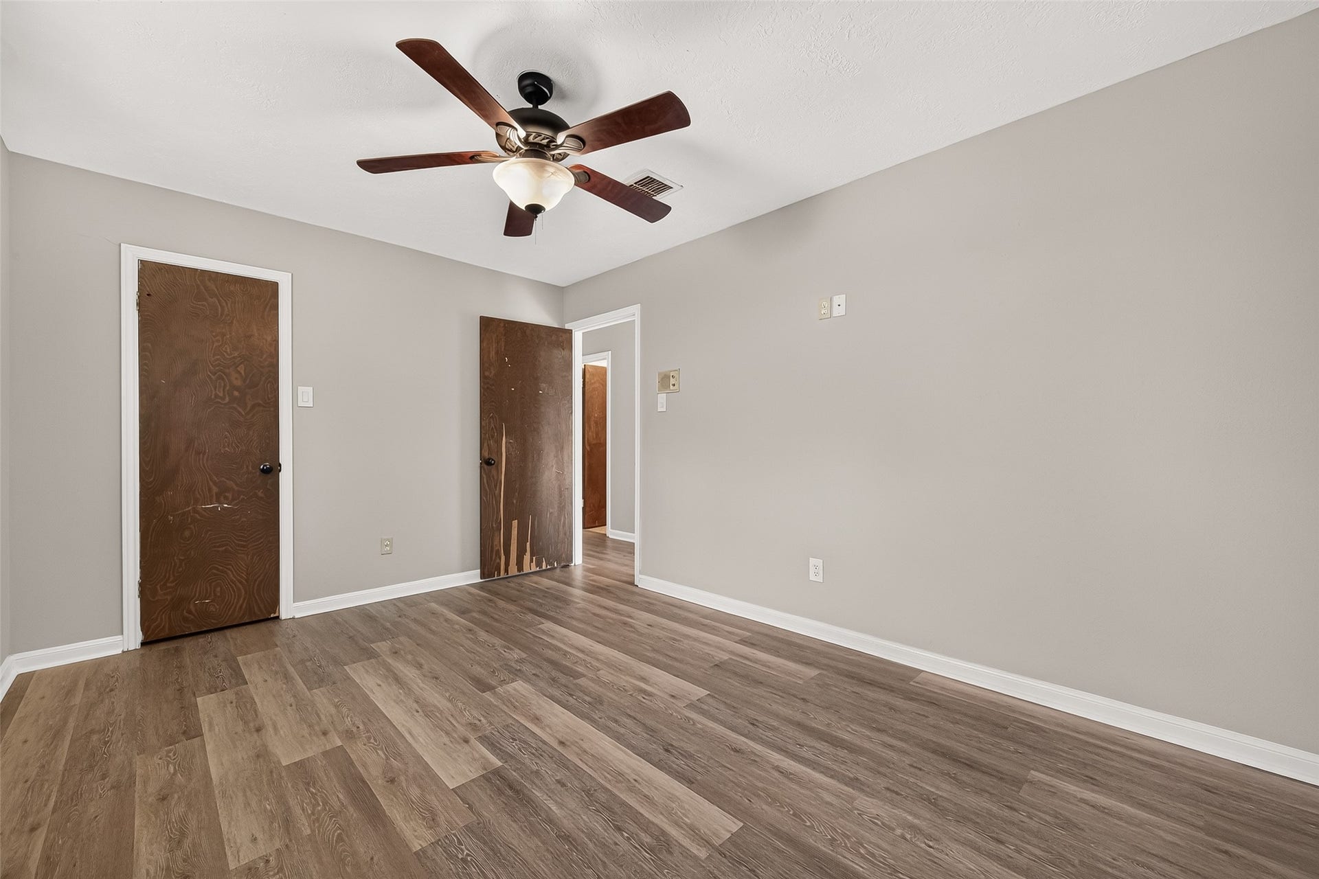 11710 N Petersham Drive, Houston, TX 77031 11710 N Petersham Drive, Houston, TX 77031