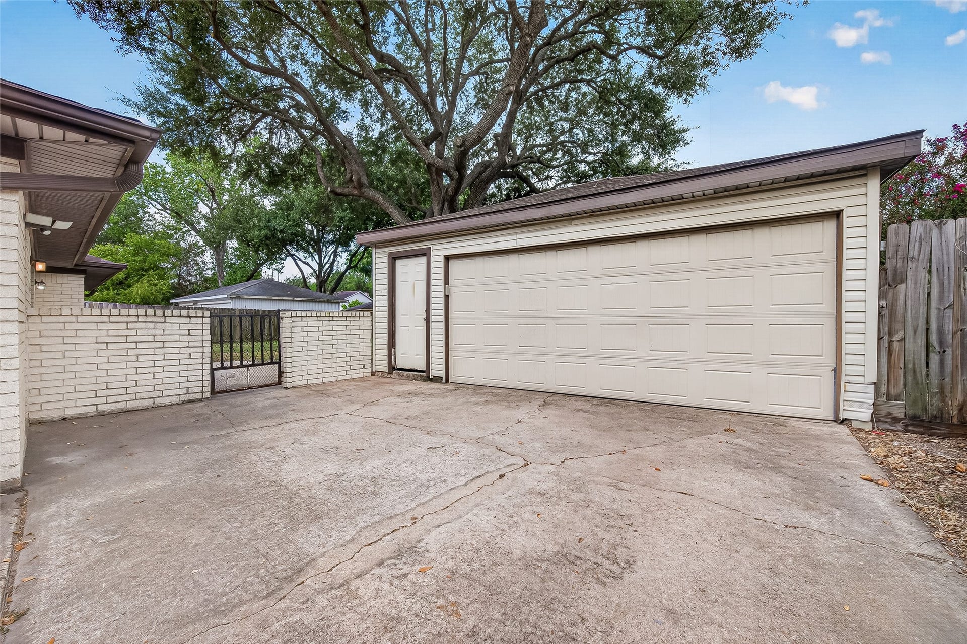 11710 N Petersham Drive, Houston, TX 77031 11710 N Petersham Drive, Houston, TX 77031