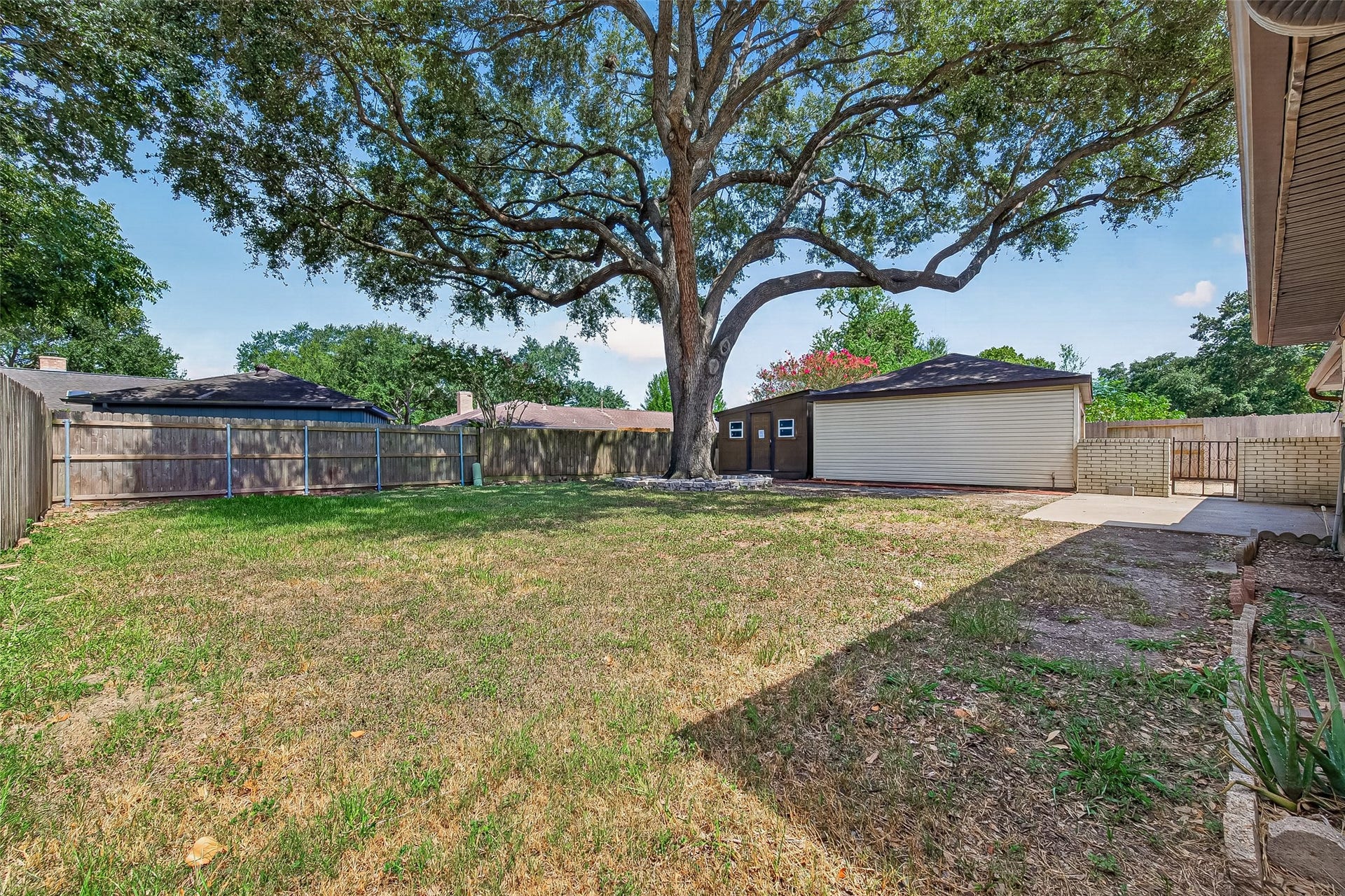 11710 N Petersham Drive, Houston, TX 77031 11710 N Petersham Drive, Houston, TX 77031