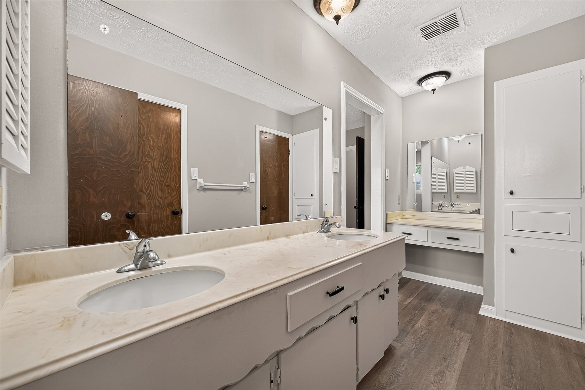 11710 N Petersham Drive, Houston, TX 77031 11710 N Petersham Drive, Houston, TX 77031