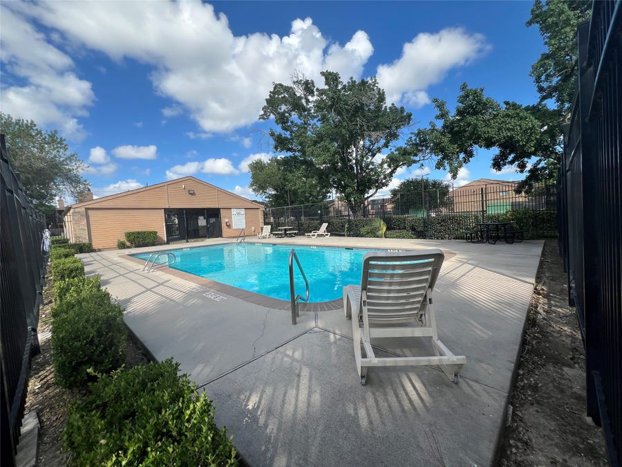 Property photo for 10555 Turtlewood Court, #909, Houston, TX