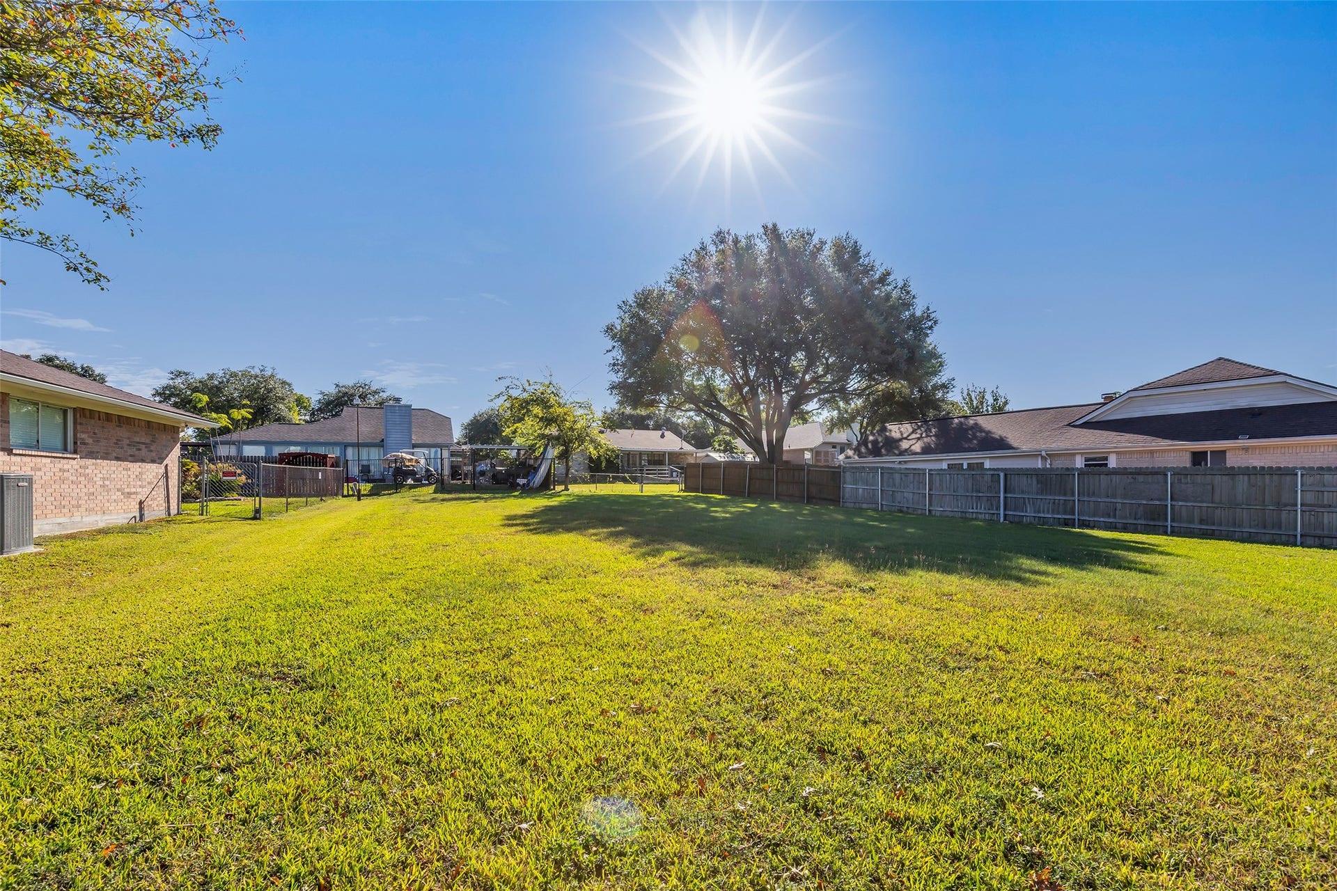 338 Bunker Hill, Willis, TX 77378 338 Bunker Hill, Willis, TX 77378