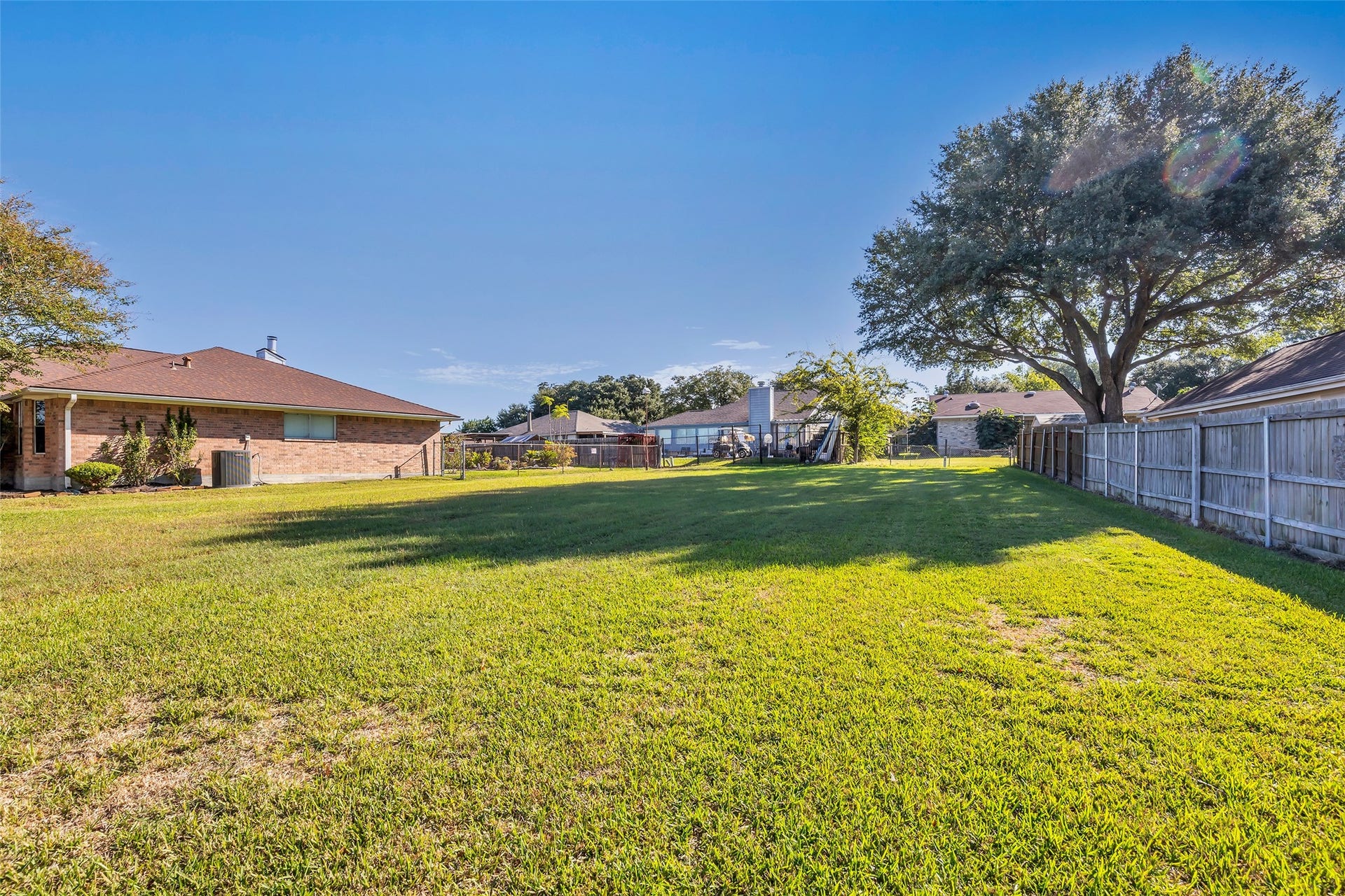 338 Bunker Hill, Willis, TX 77378 338 Bunker Hill, Willis, TX 77378