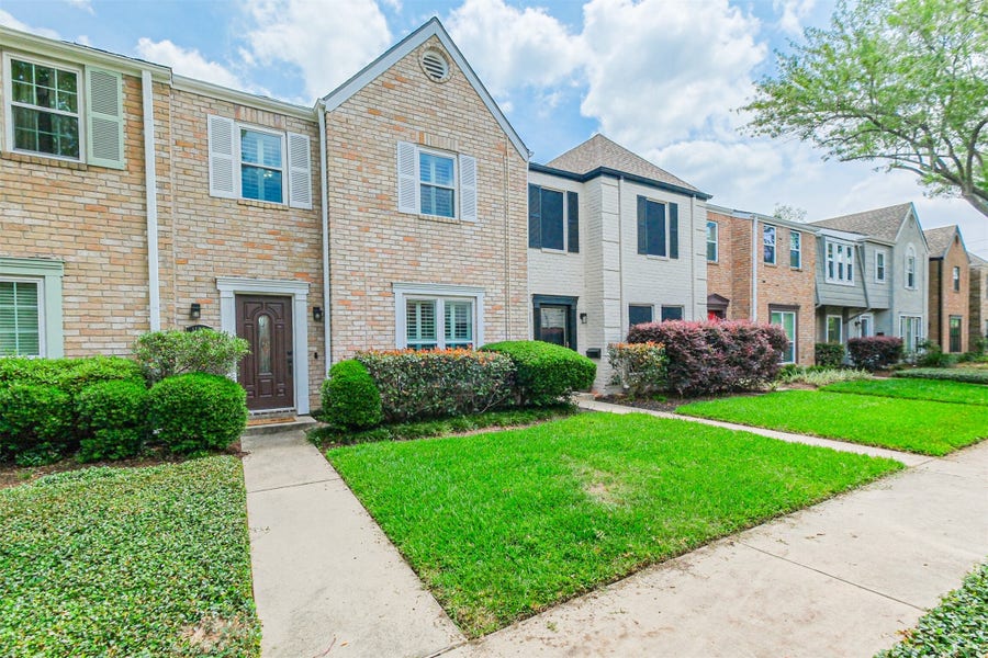Property photo for 1149 Country Place Drive, Houston, TX