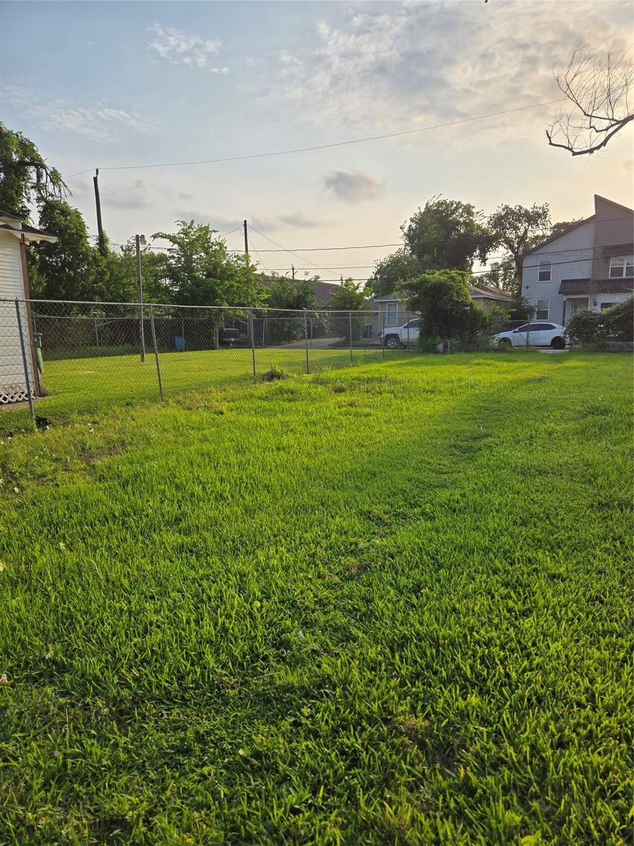 Property photo for 2817 Daun Street, Houston, TX