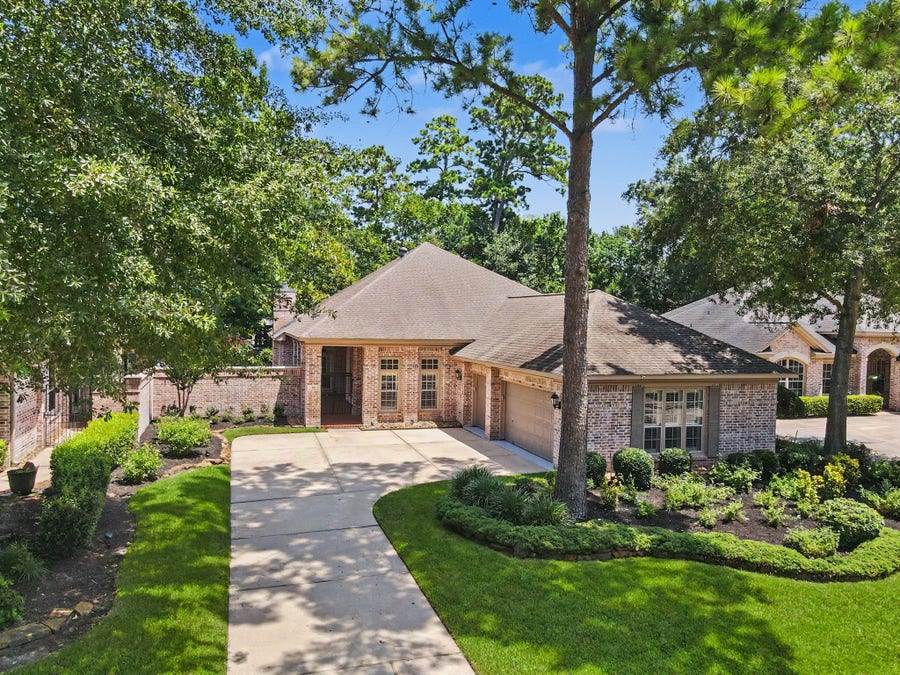 Property photo for 22 N Castlegreen Circle, The Woodlands, TX