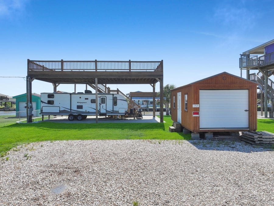 Property photo for 1515 Mabry Street, Gilchrist, TX