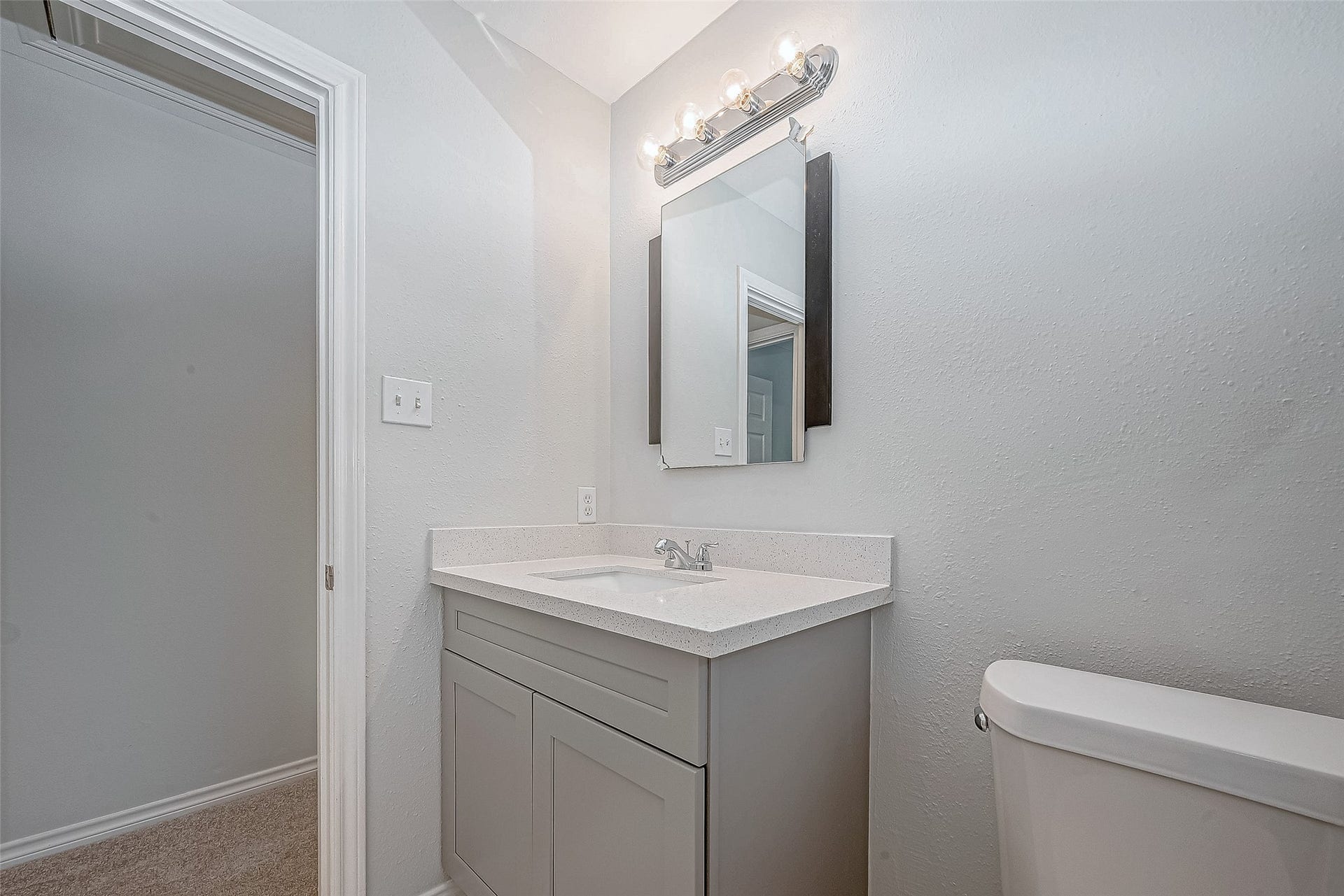 10327 Sablebrook Lane, Houston, TX 77095 2nd floor bathroom 1