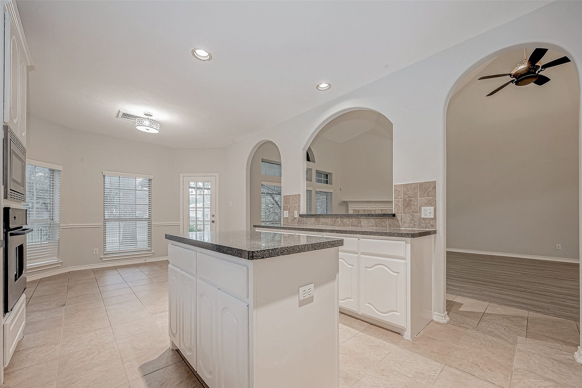 10327 Sablebrook Lane, Houston, TX 77095 kitchen