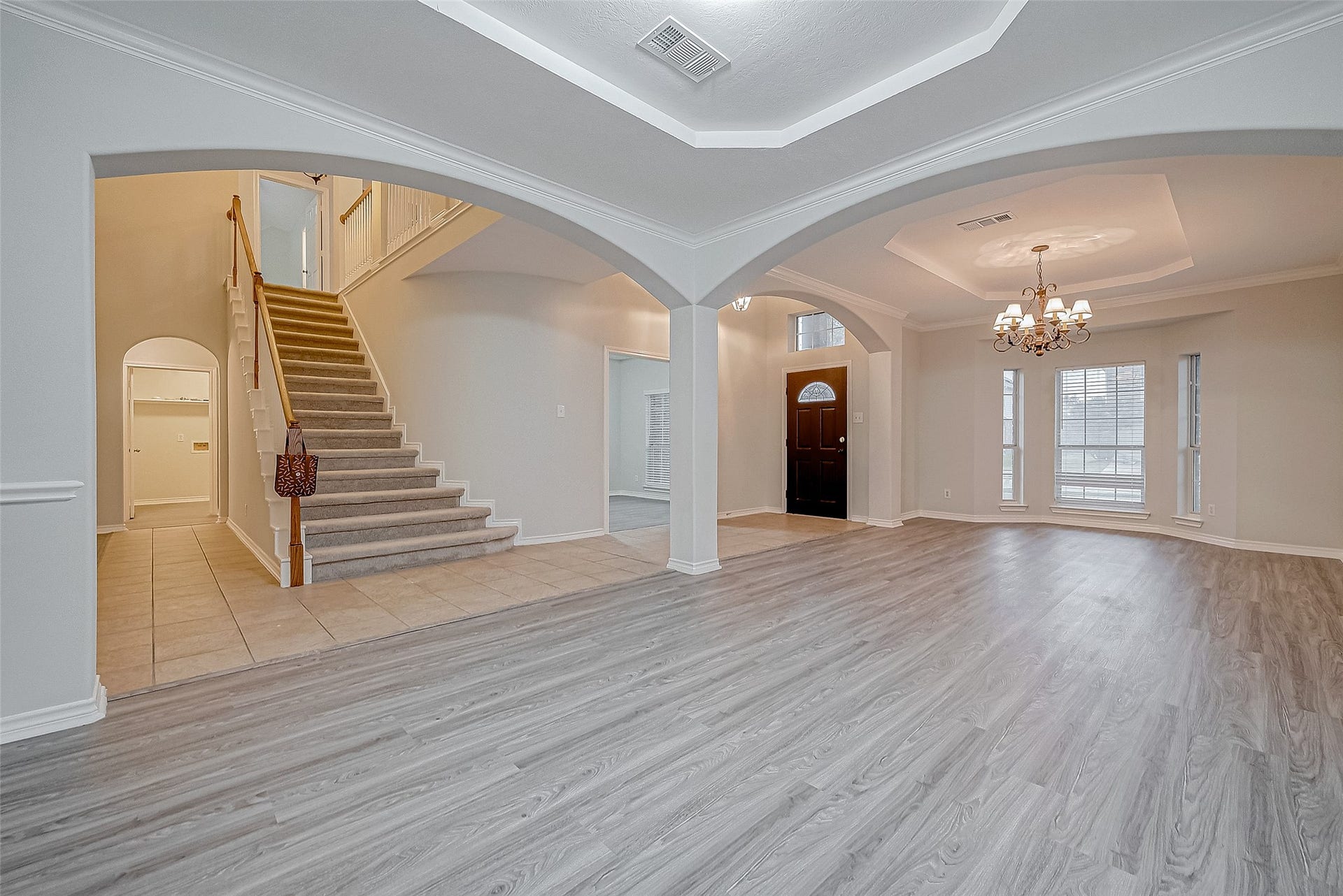 10327 Sablebrook Lane, Houston, TX 77095 formal dining /living