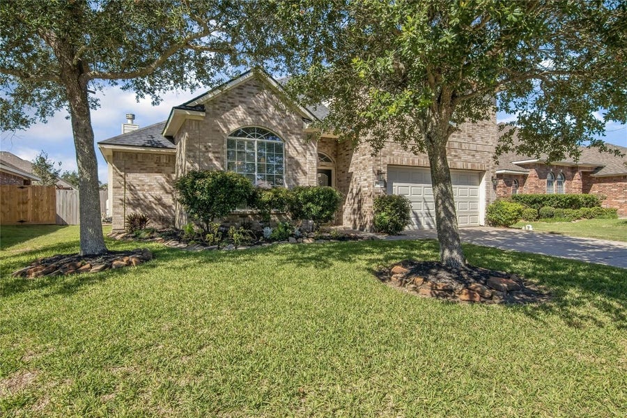 Property photo for 810 Hallmark Oak Street, Seabrook, TX
