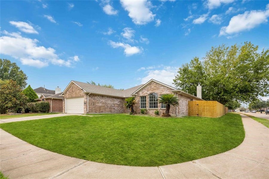 Property photo for 6647 Amberfield Lane, Katy, TX