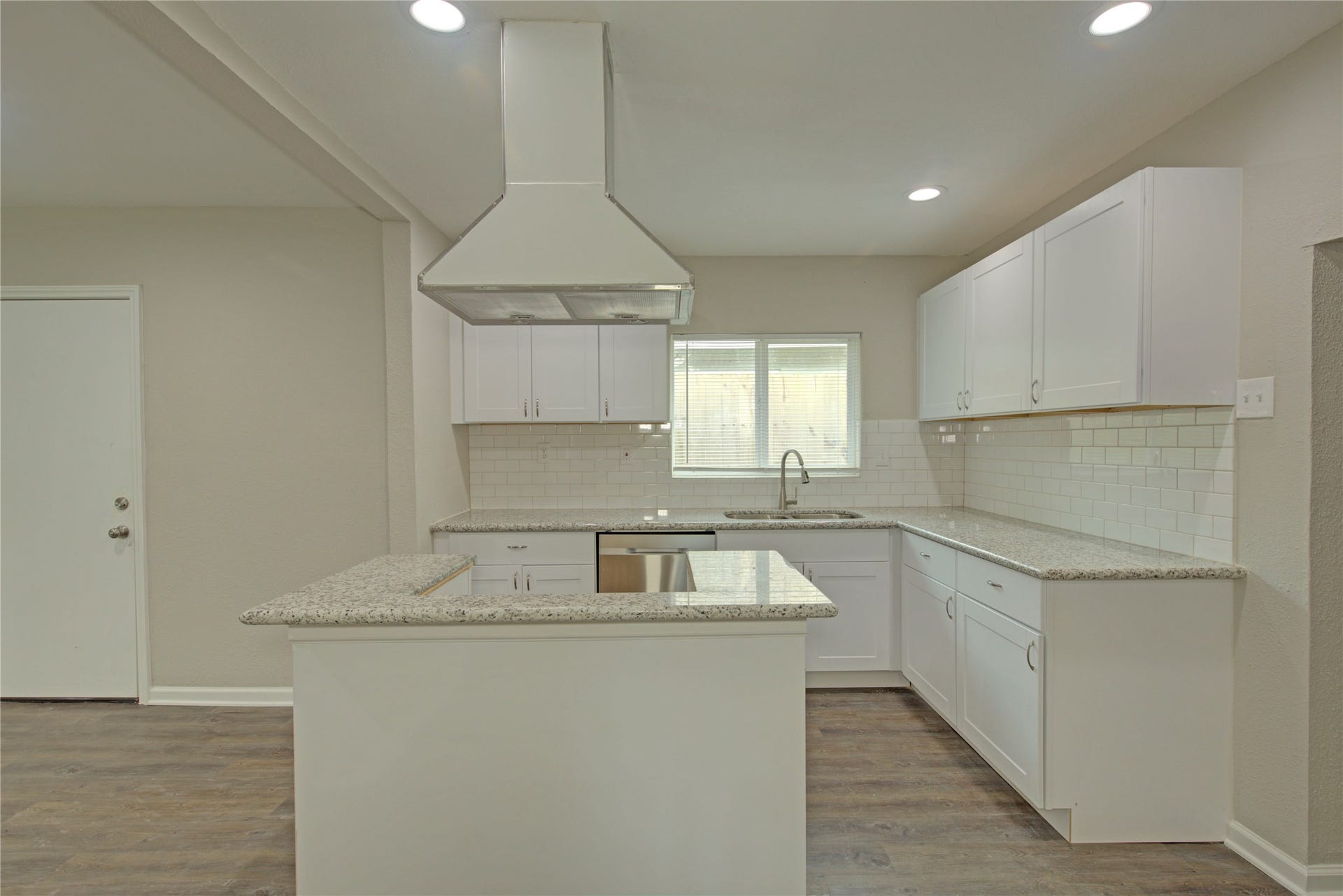 5406 Bataan Road, Houston, TX 77033 Kitchen