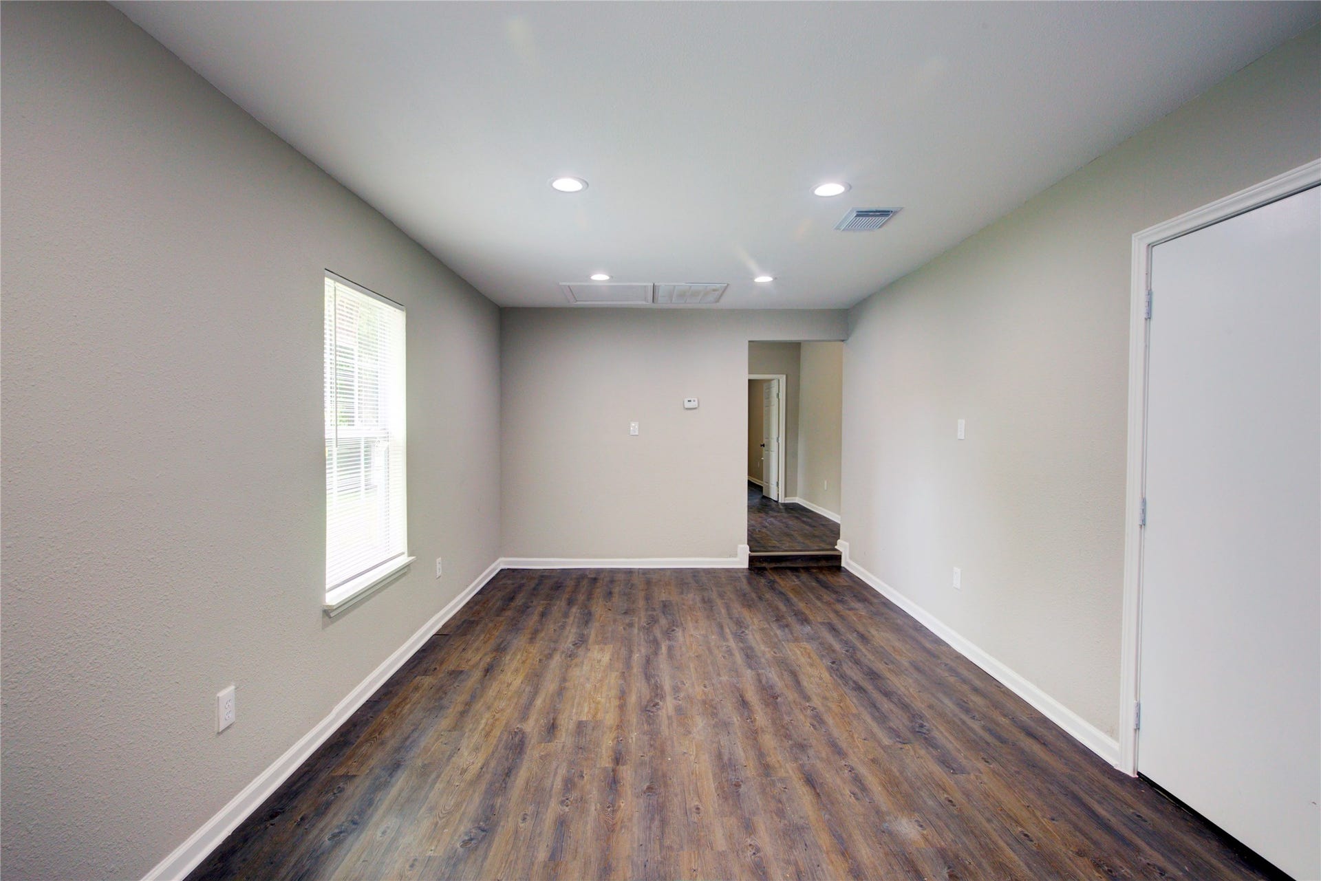 5406 Bataan Road, Houston, TX 77033 5406 Bataan Road, Houston, TX 77033