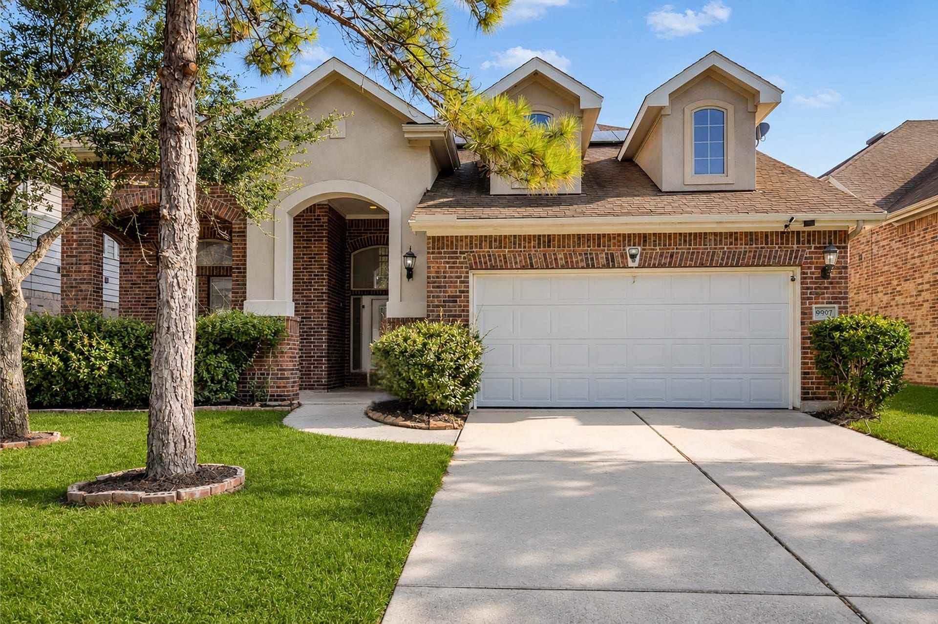 9907 Heritage Waters Court, Humble, TX 77396 9907 Heritage Waters Court, located in gated community, Park Lakes at Canyon Gate in Humble, Texas. Minutes from IAH.