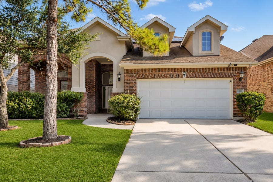 Property photo for 9907 Heritage Waters Court, Humble, TX