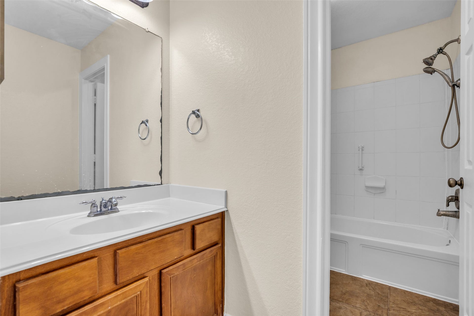 9907 Heritage Waters Court, Humble, TX 77396 Full secondary bedroom upstairs