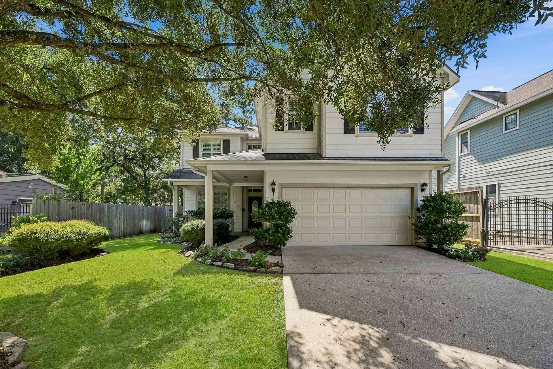 951 Lamonte Lane, Houston, TX 77018 Beautiful two-story home situated on a spacious, tree-shaded lot in the desirable Garden Oaks area.