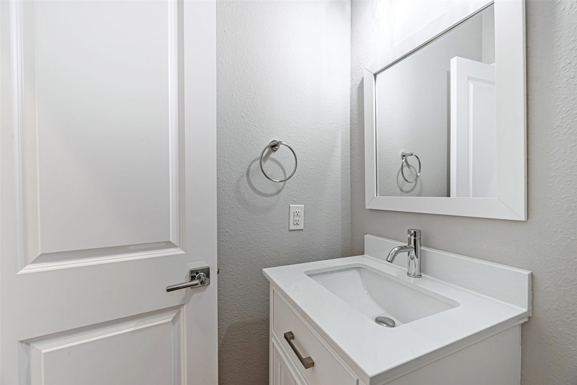 8423 Berry Brush Lane, Houston, TX 77022