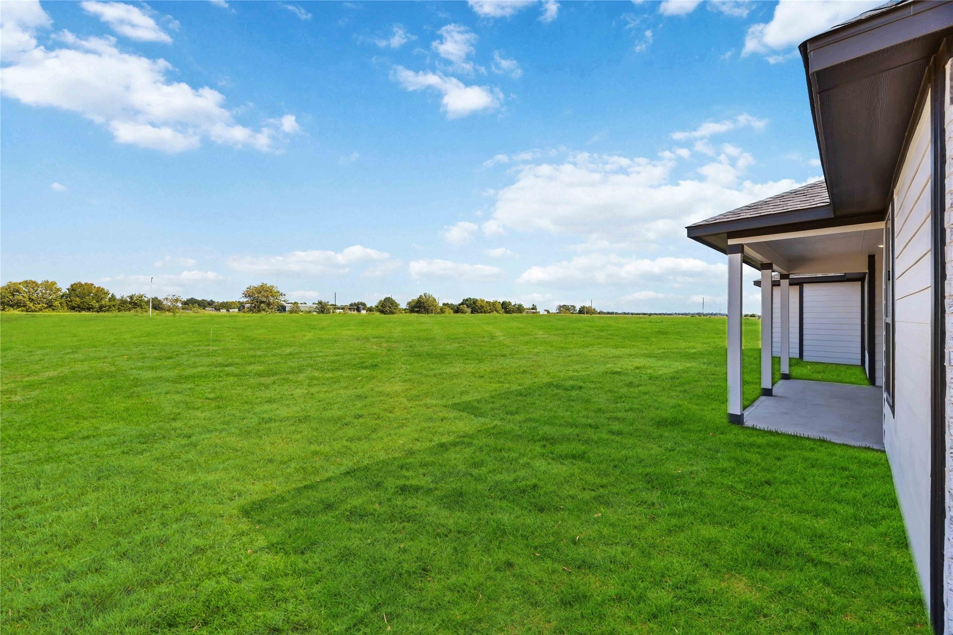 6702 Pelican Lane, Beasley, TX 77417 From peaceful surroundings to the convenience of nearby Rosenberg, Blue Heron Estates delivers the best of both worlds.