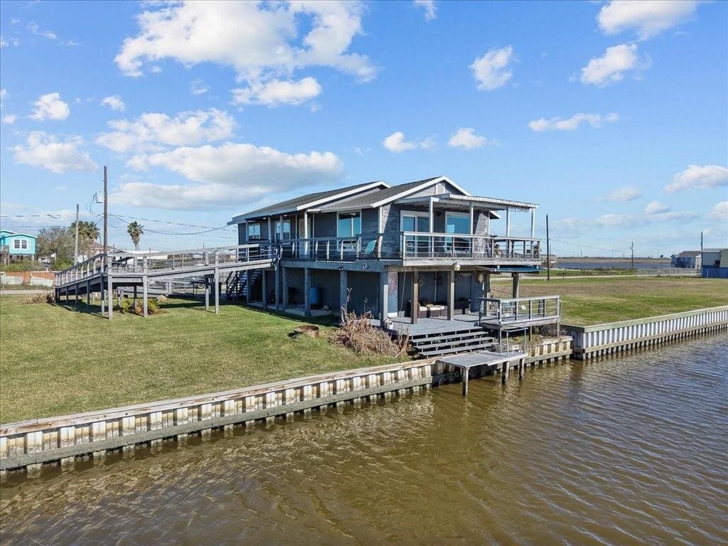 6931 W Holiday Street, Hitchcock, TX 77563 6931 W Holiday Street, Hitchcock, TX 77563