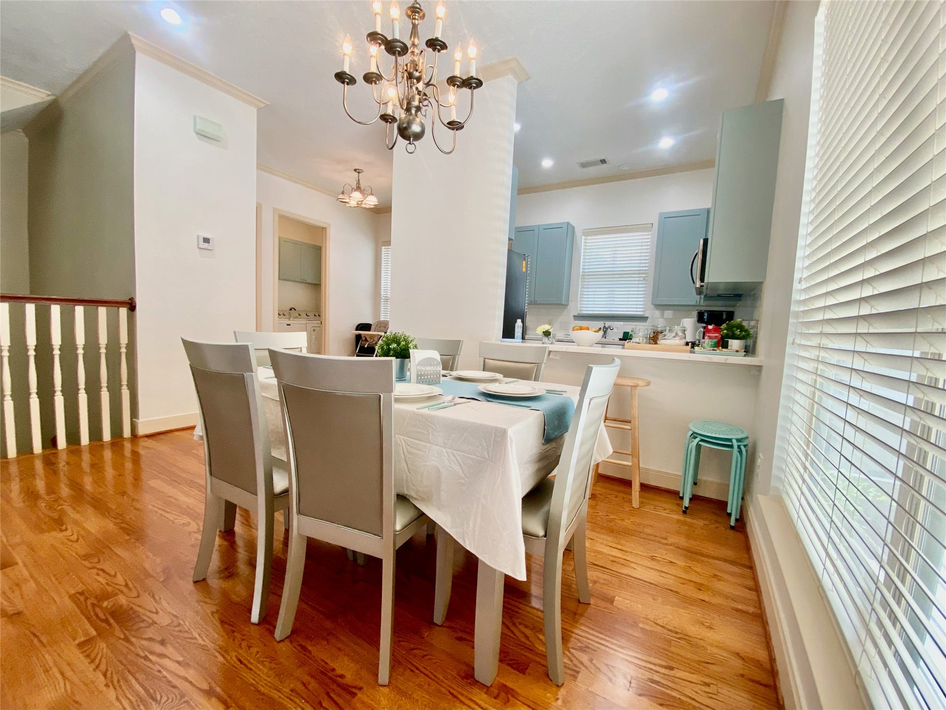 5202 Crawford Street, #17, Houston, TX 77004 Dining area