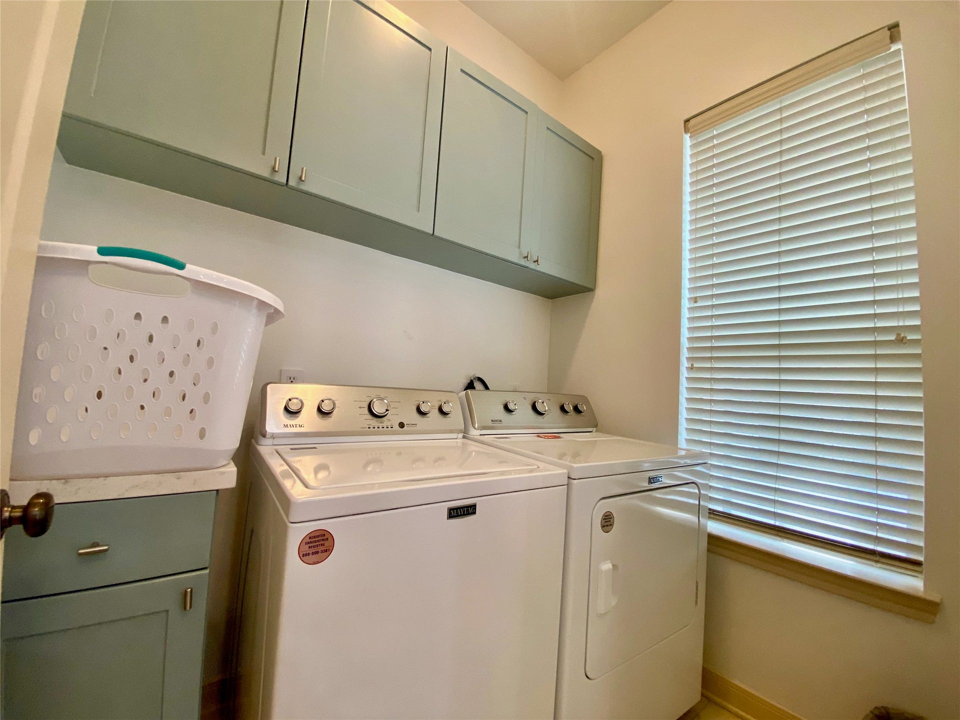 5202 Crawford Street, #17, Houston, TX 77004 Laundry room