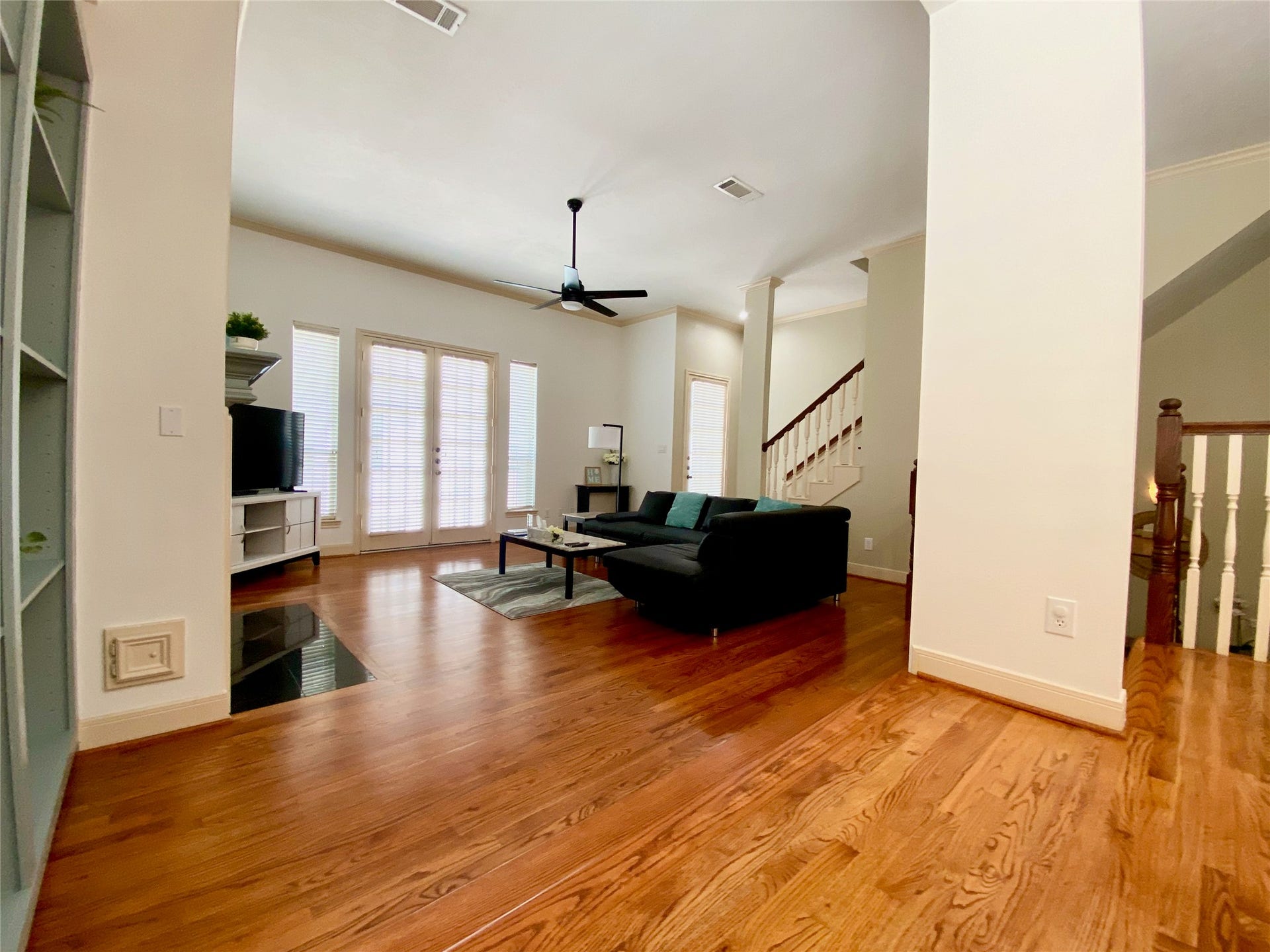 5202 Crawford Street, #17, Houston, TX 77004 View of living area from dining