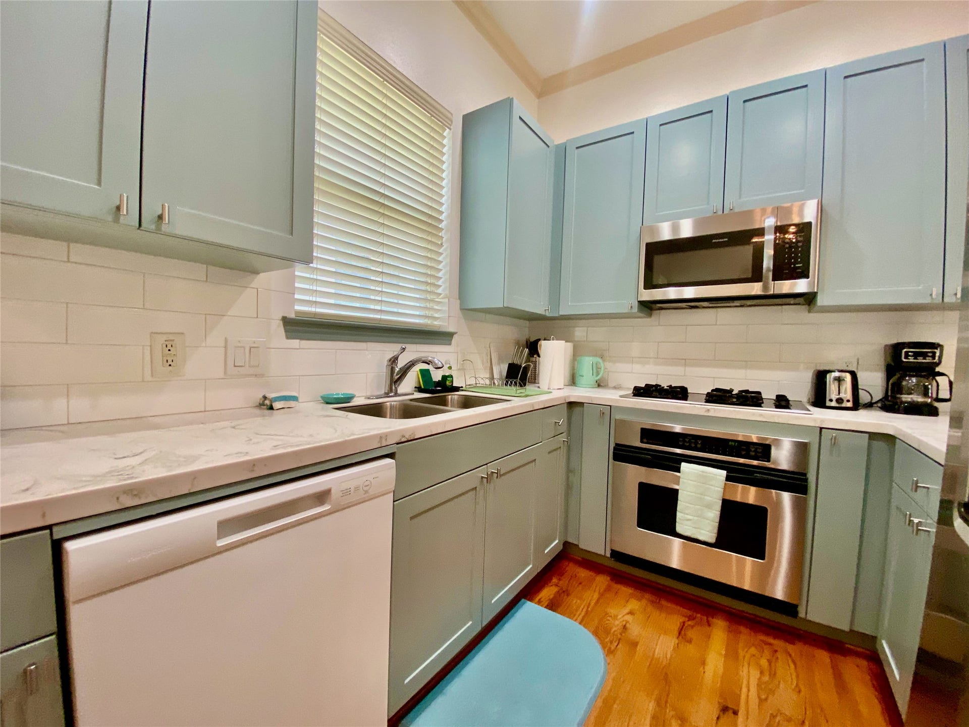 5202 Crawford Street, #17, Houston, TX 77004 Kitchen