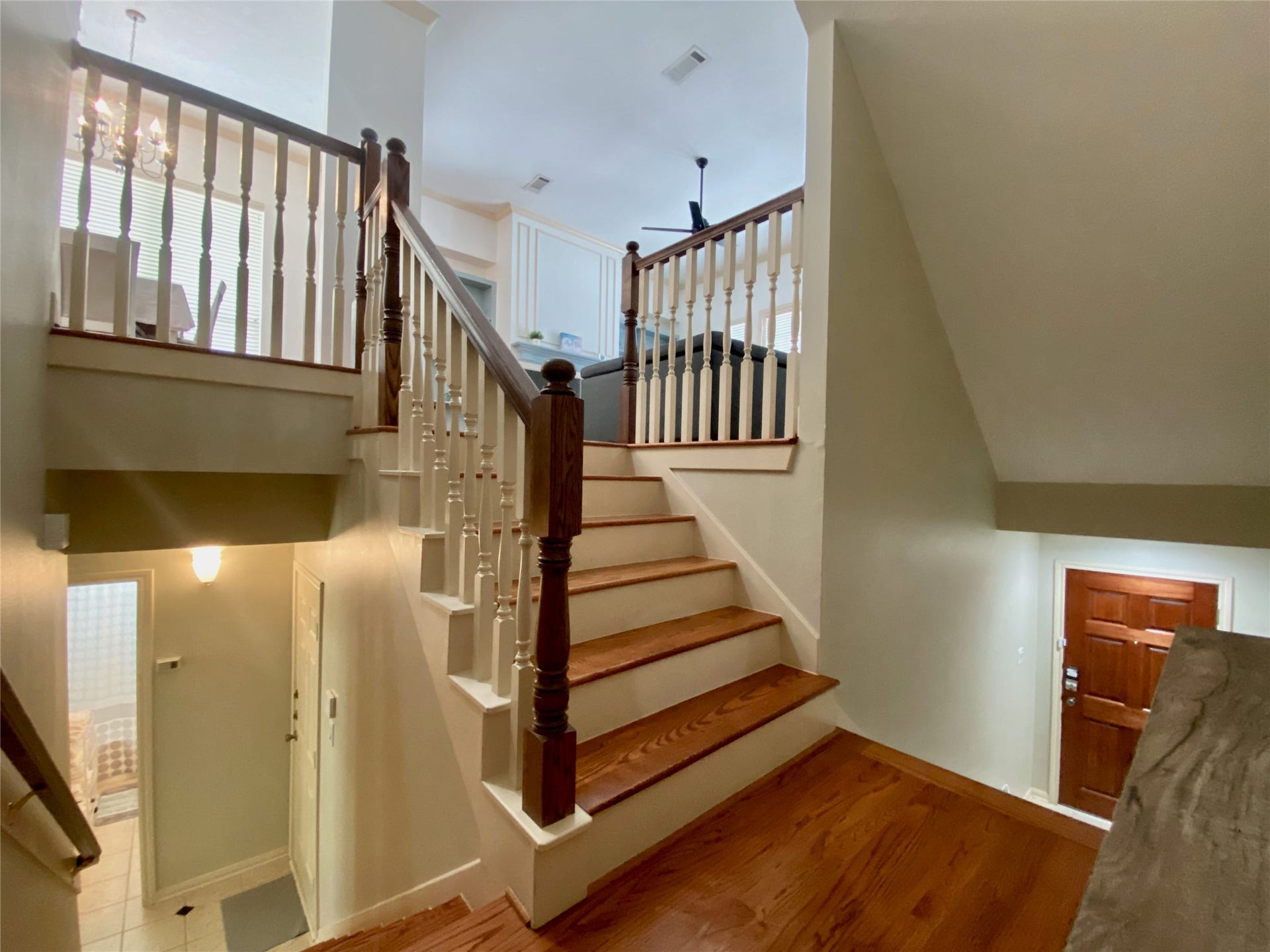 5202 Crawford Street, #17, Houston, TX 77004 Split staircase leads to front door and to secondary bedrooms