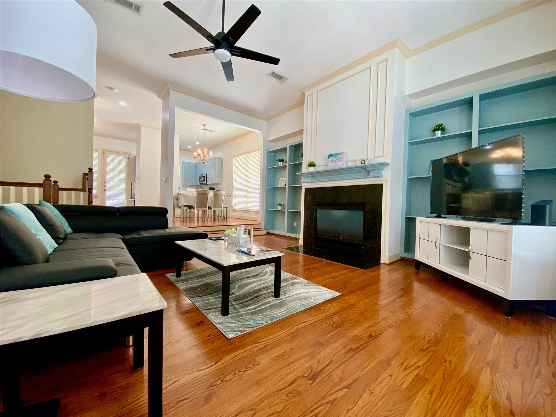 5202 Crawford Street, #17, Houston, TX 77004 Living Area