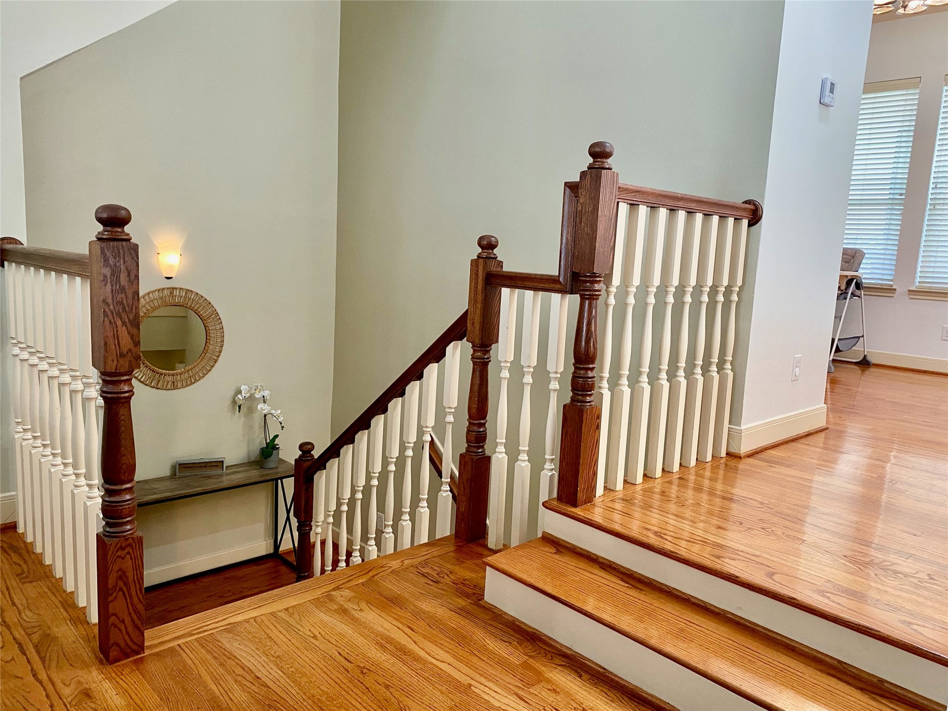 5202 Crawford Street, #17, Houston, TX 77004 Entrance to living area