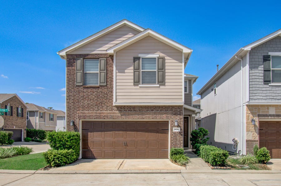 Property photo for 10214 Pinewood Fox Drive, Houston, TX
