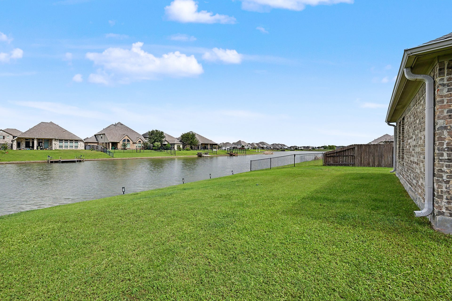 2735 Broad Reach Road, Manvel, TX 77578