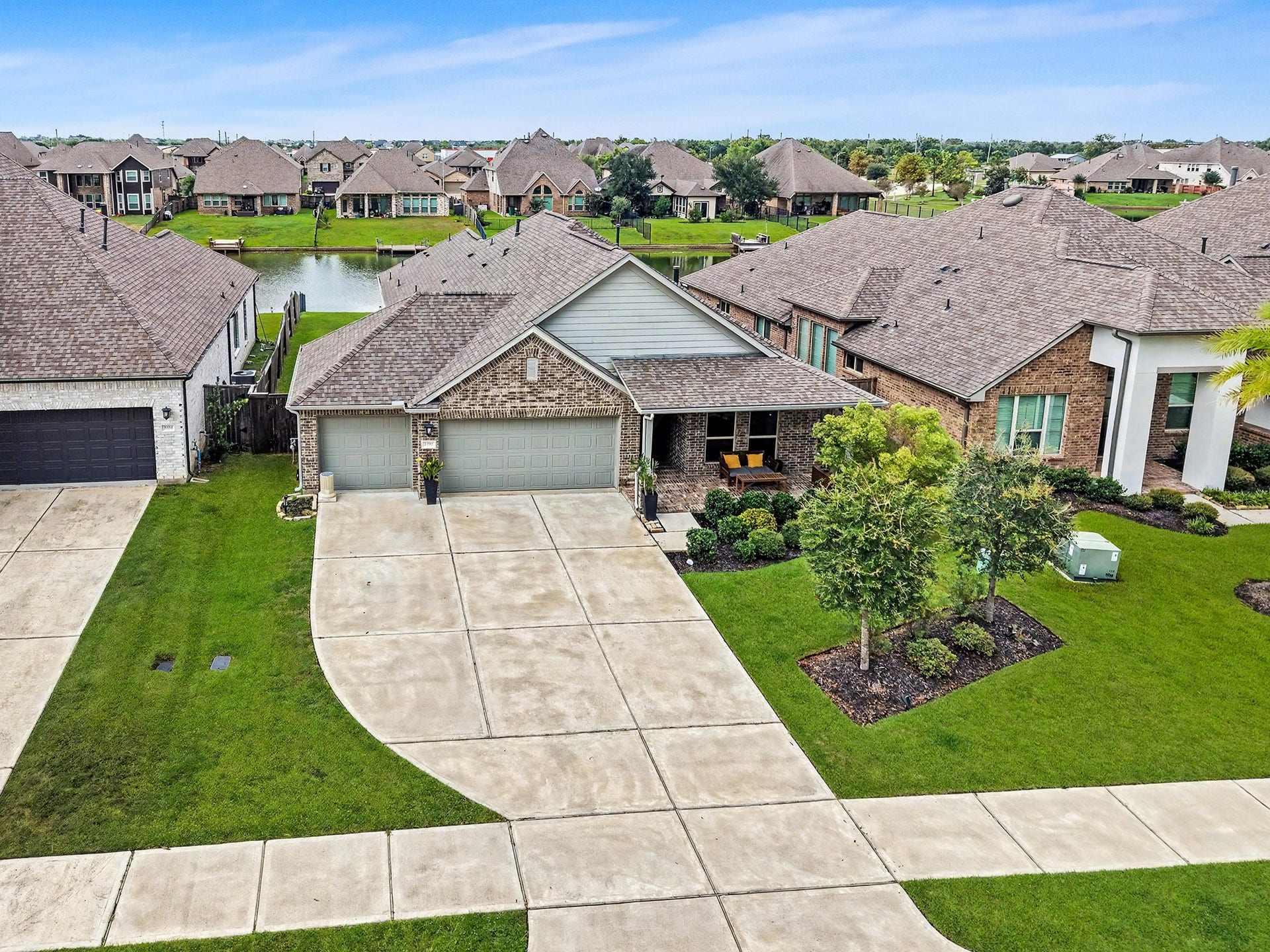 2735 Broad Reach Road, Manvel, TX 77578